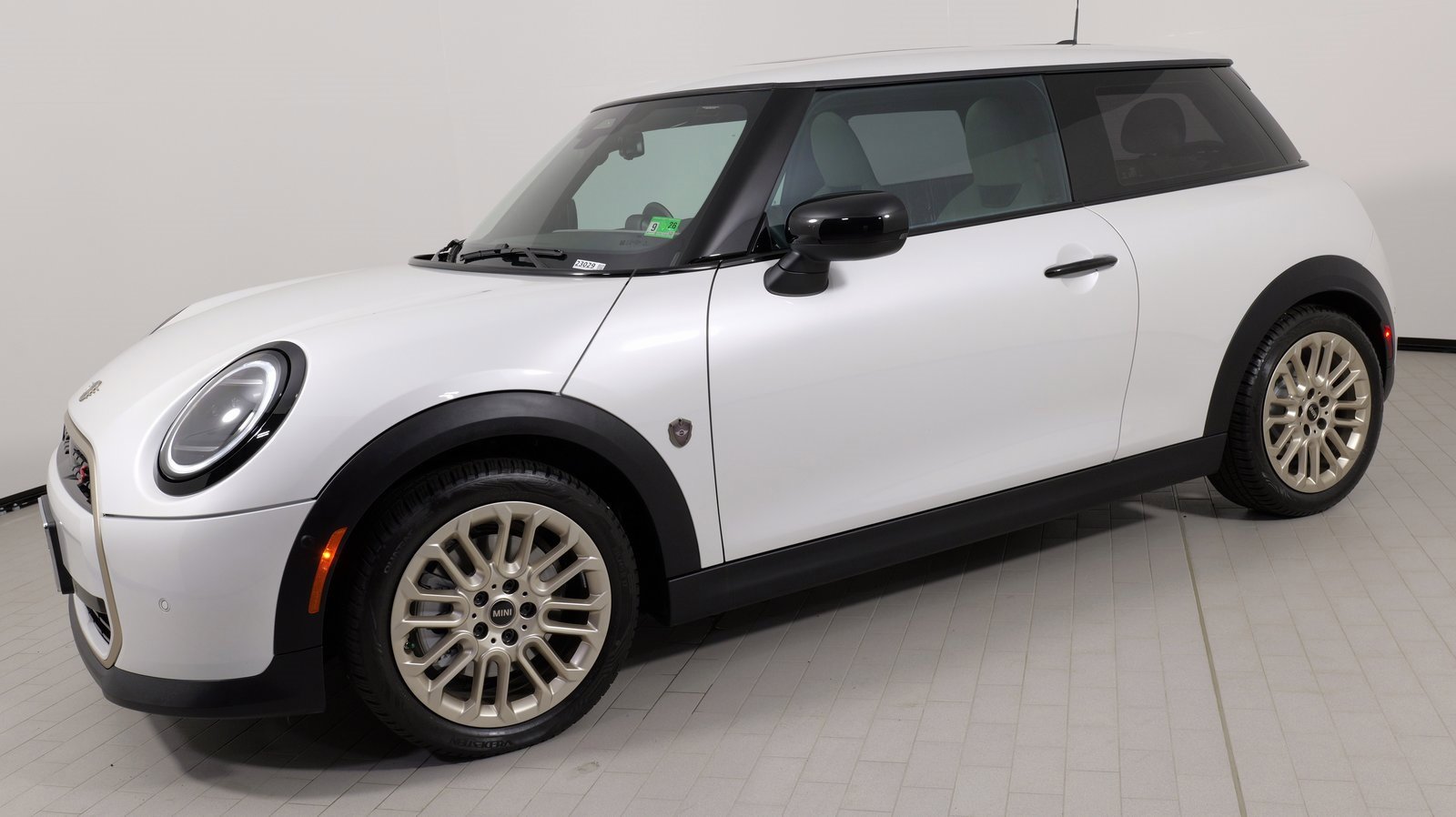 Used 2025 MINI Cooper S image 1