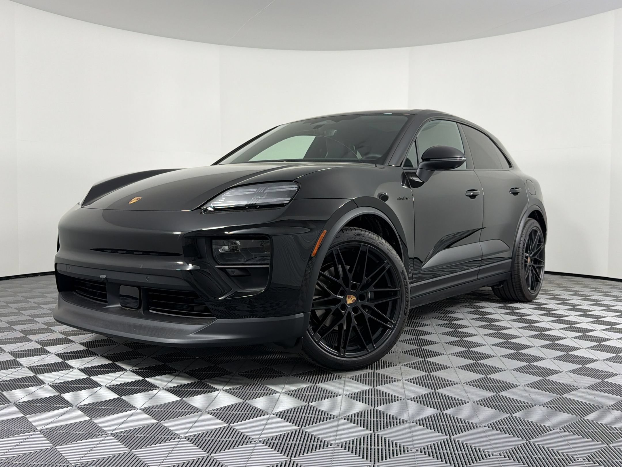 New 2026 Porsche Macan Electric RWD image 1