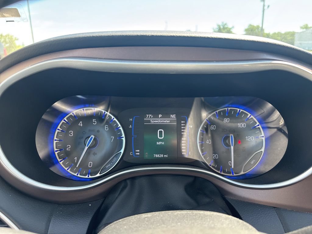 Used 2023 Chrysler Voyager LX FWD image 6