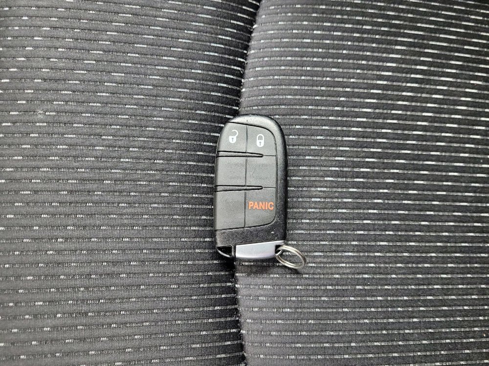 Used 2019 Dodge Journey SE image 32