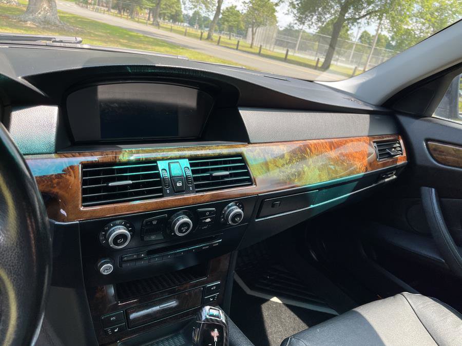 Used 2008 BMW 528xi Sedan image 31