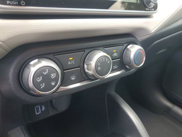 Used 2022 Nissan Versa SV FWD image 25