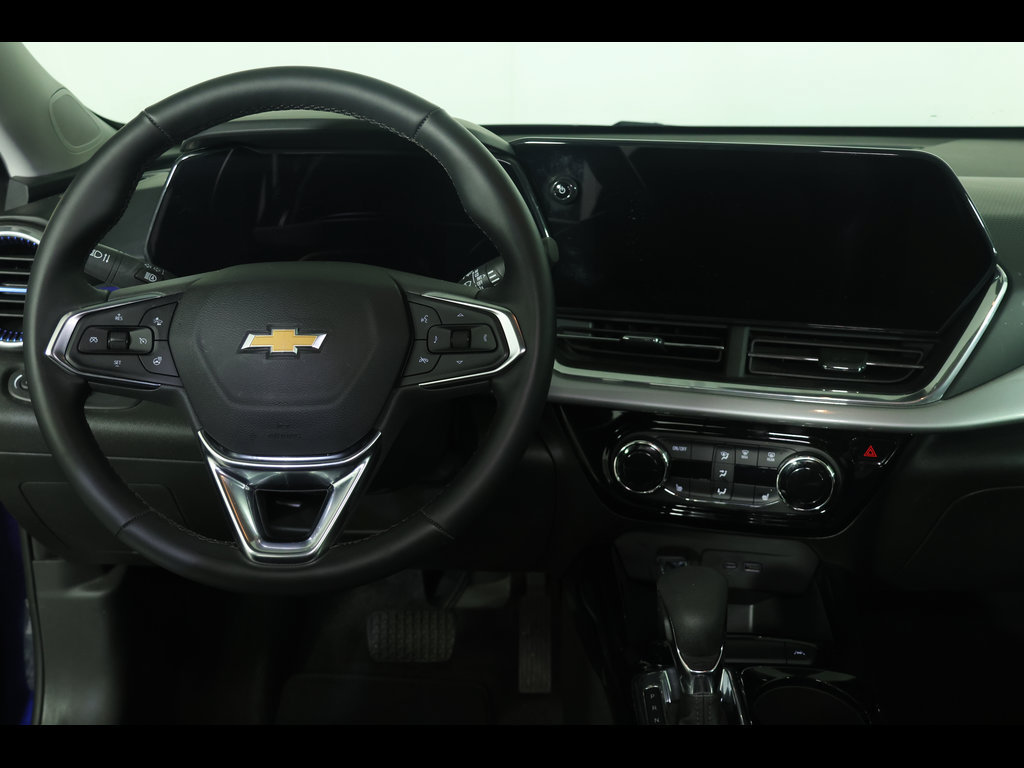 Certified 2024 Chevrolet Trax LT w/ Driver Confidence Package FWD image 16