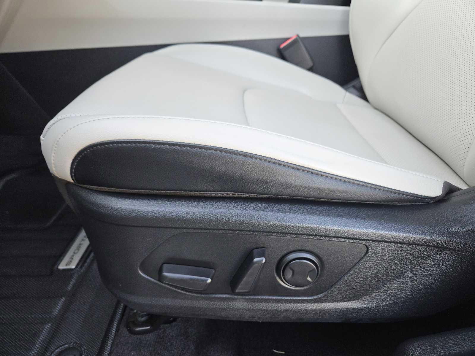 Used 2024 Kia Sportage EX image 23