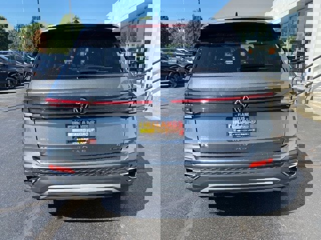 New 2025 Volkswagen Taos SE image 10