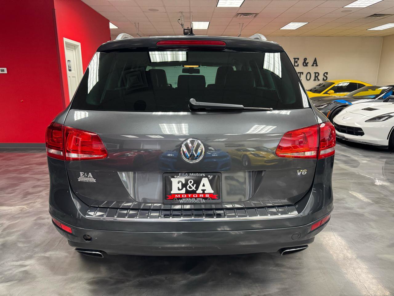 Used 2014 Volkswagen Touareg Sport AWD/4WD image 6