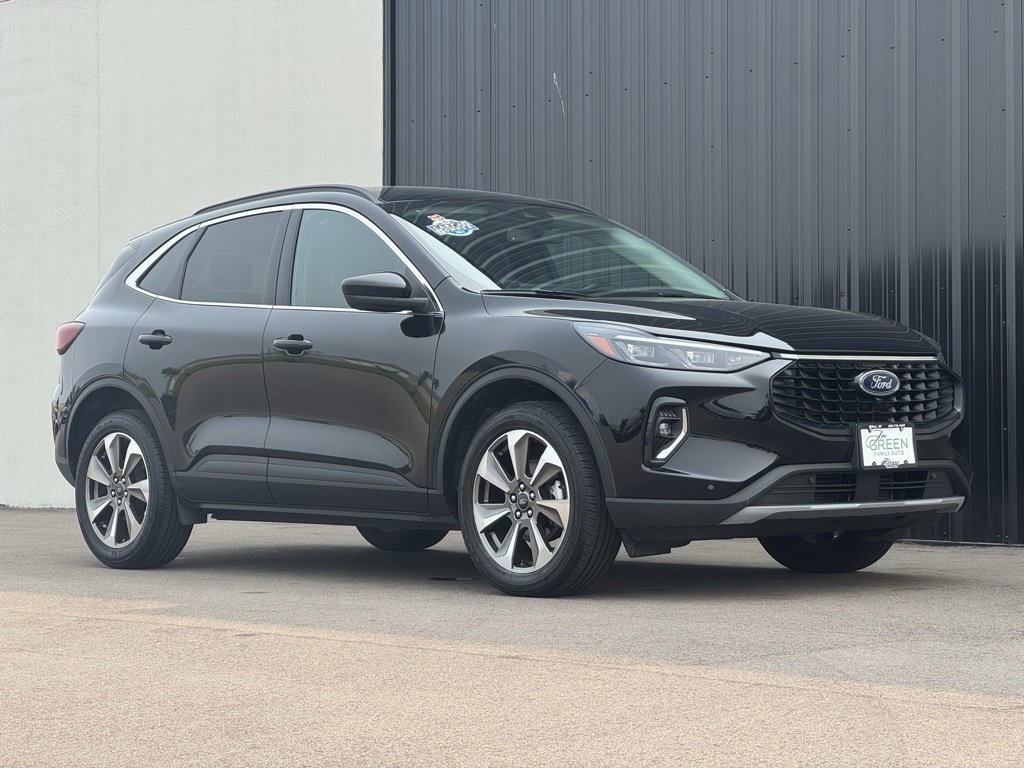 Used 2023 Ford Escape Platinum image 4