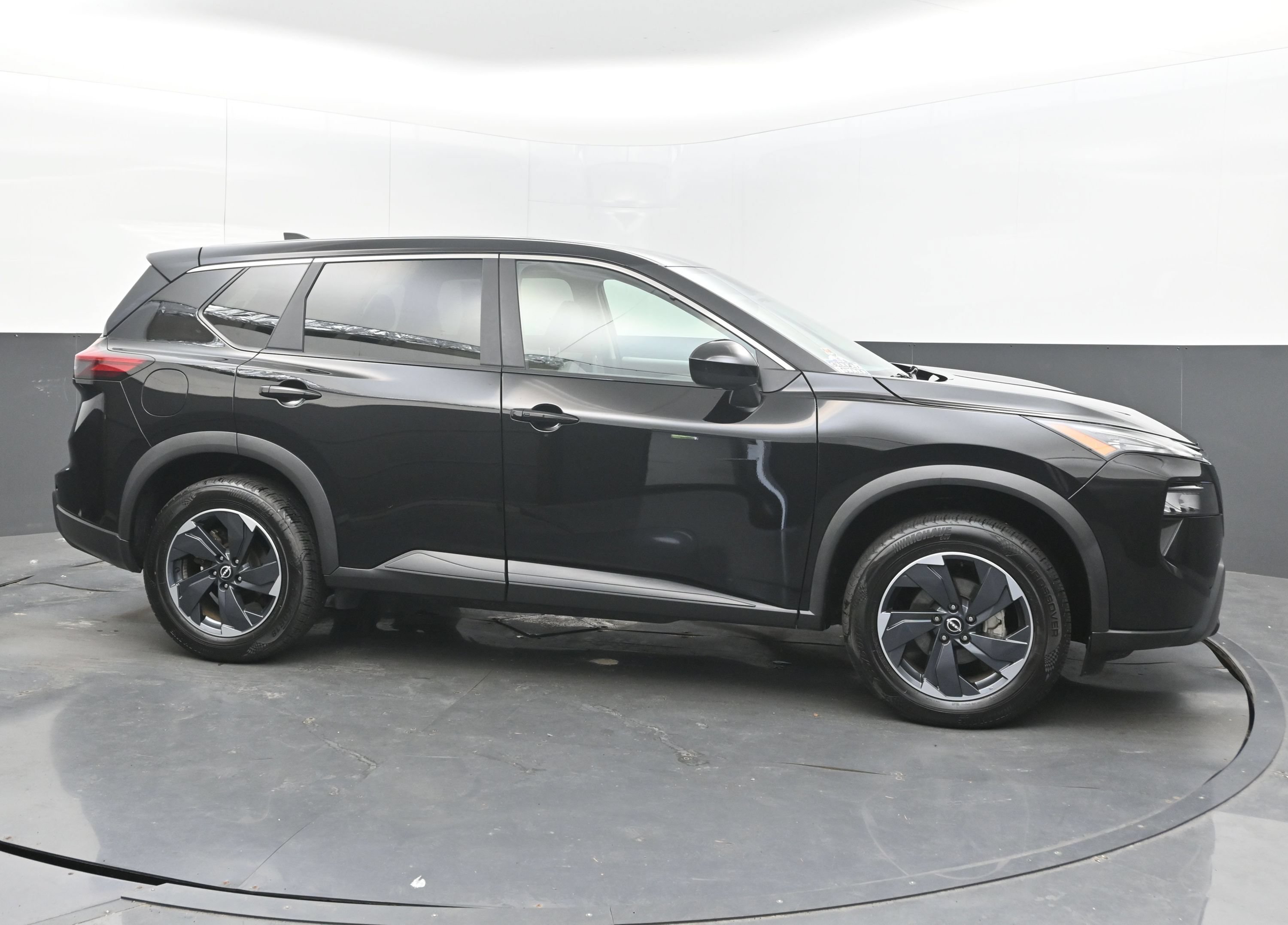 Used 2025 Nissan Rogue SV FWD image 7