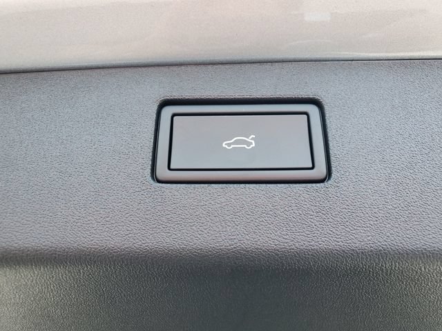New 2026 Volkswagen Tiguan SE AWD/4WD image 8