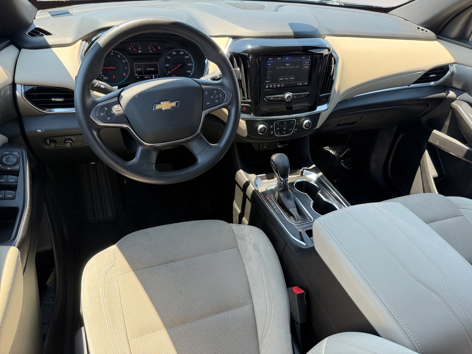Used 2022 Chevrolet Traverse LS AWD/4WD image 15