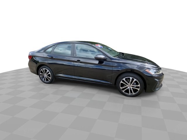 Used 2025 Volkswagen Jetta Sport FWD image 3