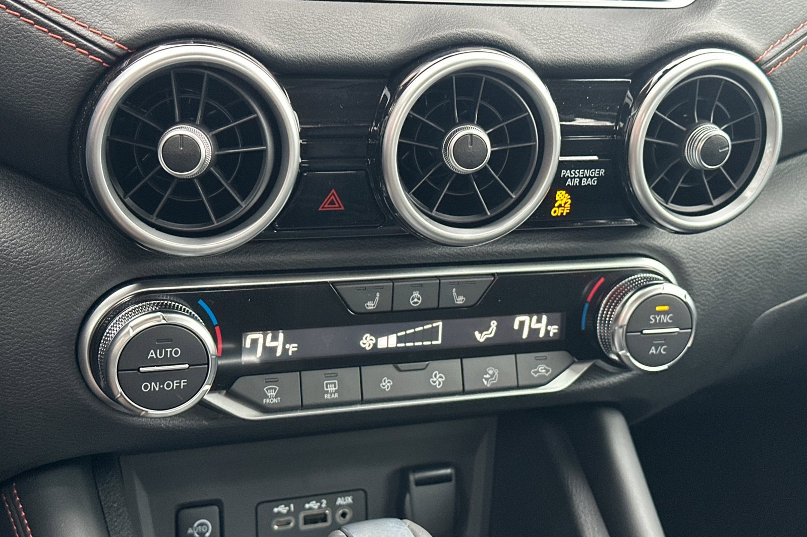 Used 2025 Nissan Sentra SR w/ SR Premium Package image 18