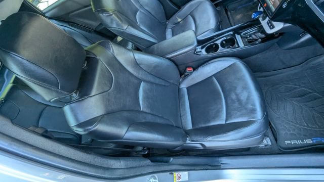 Used 2018 Toyota Prius Prime Advanced FWD image 16