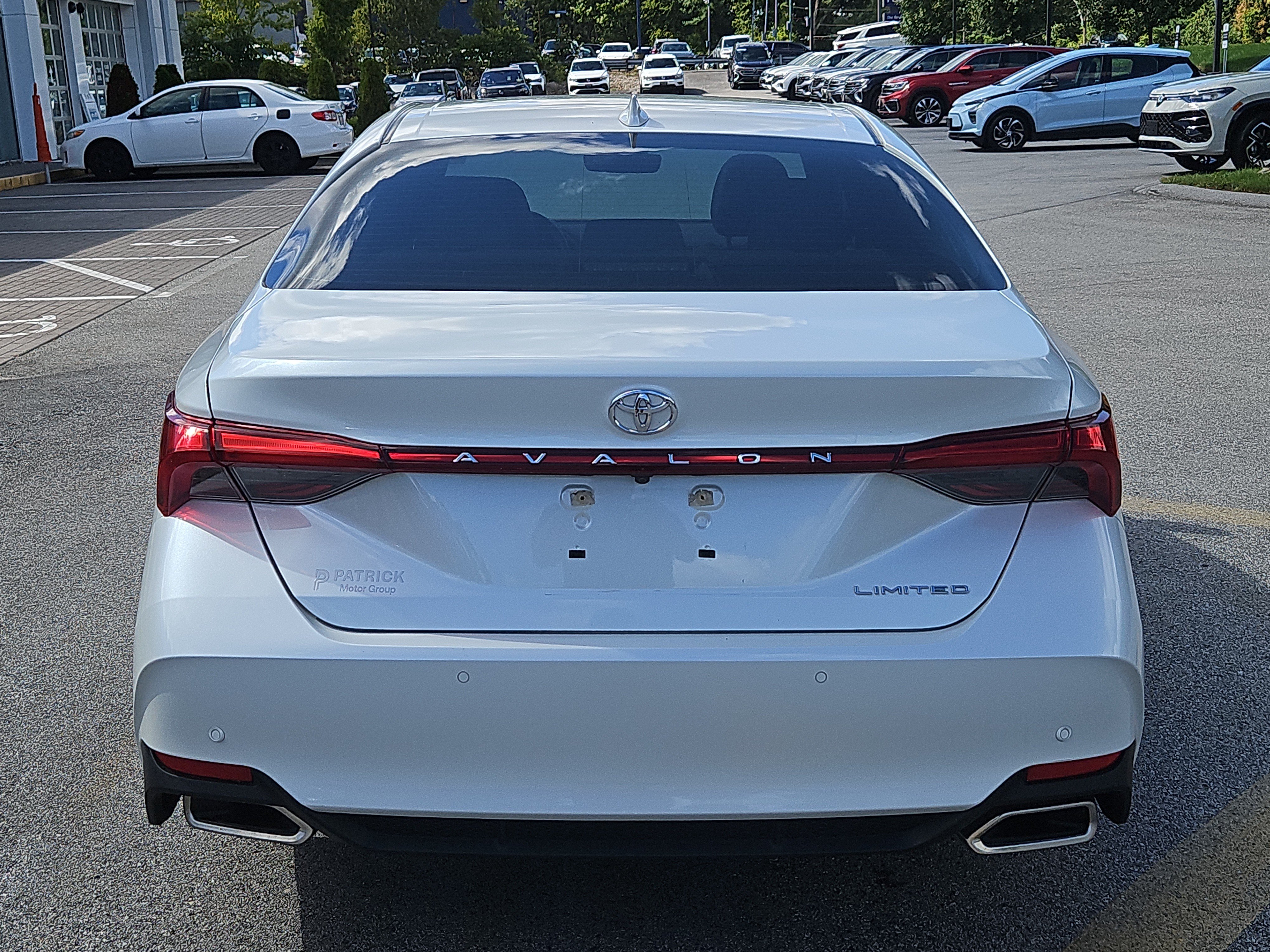 Used 2020 Toyota Avalon Limited w/ Advanced Safety Package FWD image 30