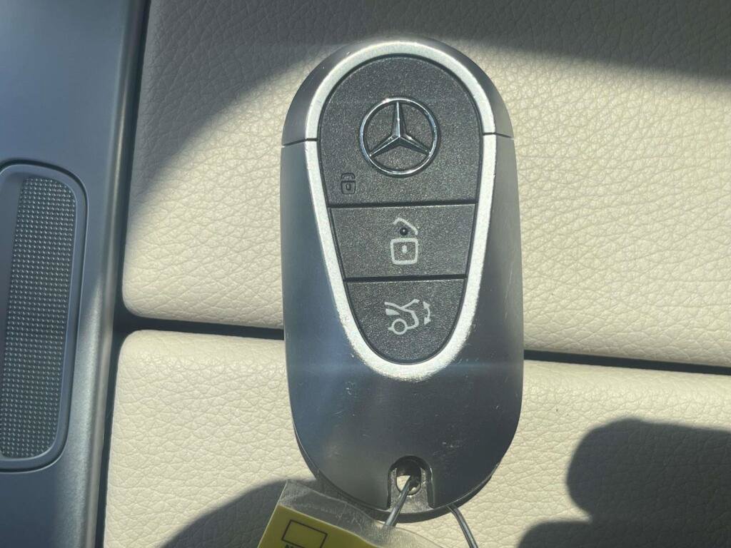 Certified 2023 Mercedes-Benz GLC 300 4MATIC image 4