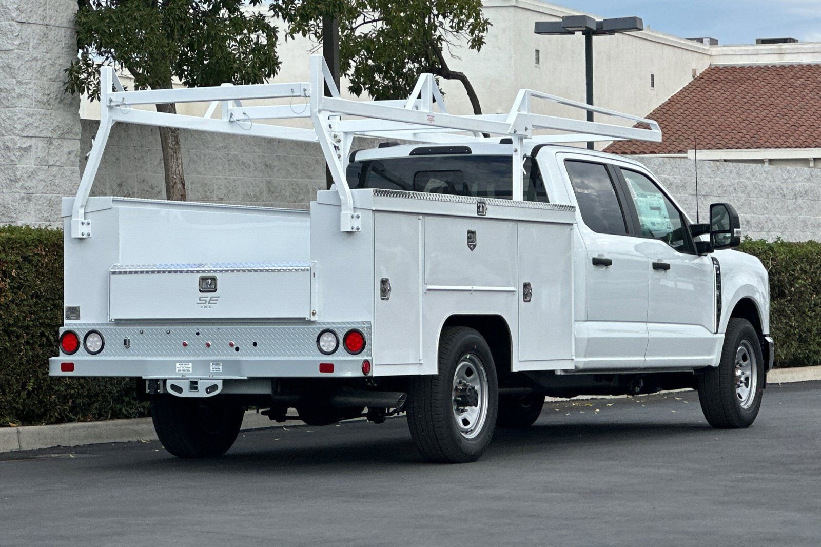 New 2026 Ford F350 XL w/ XL Chrome Package image 4