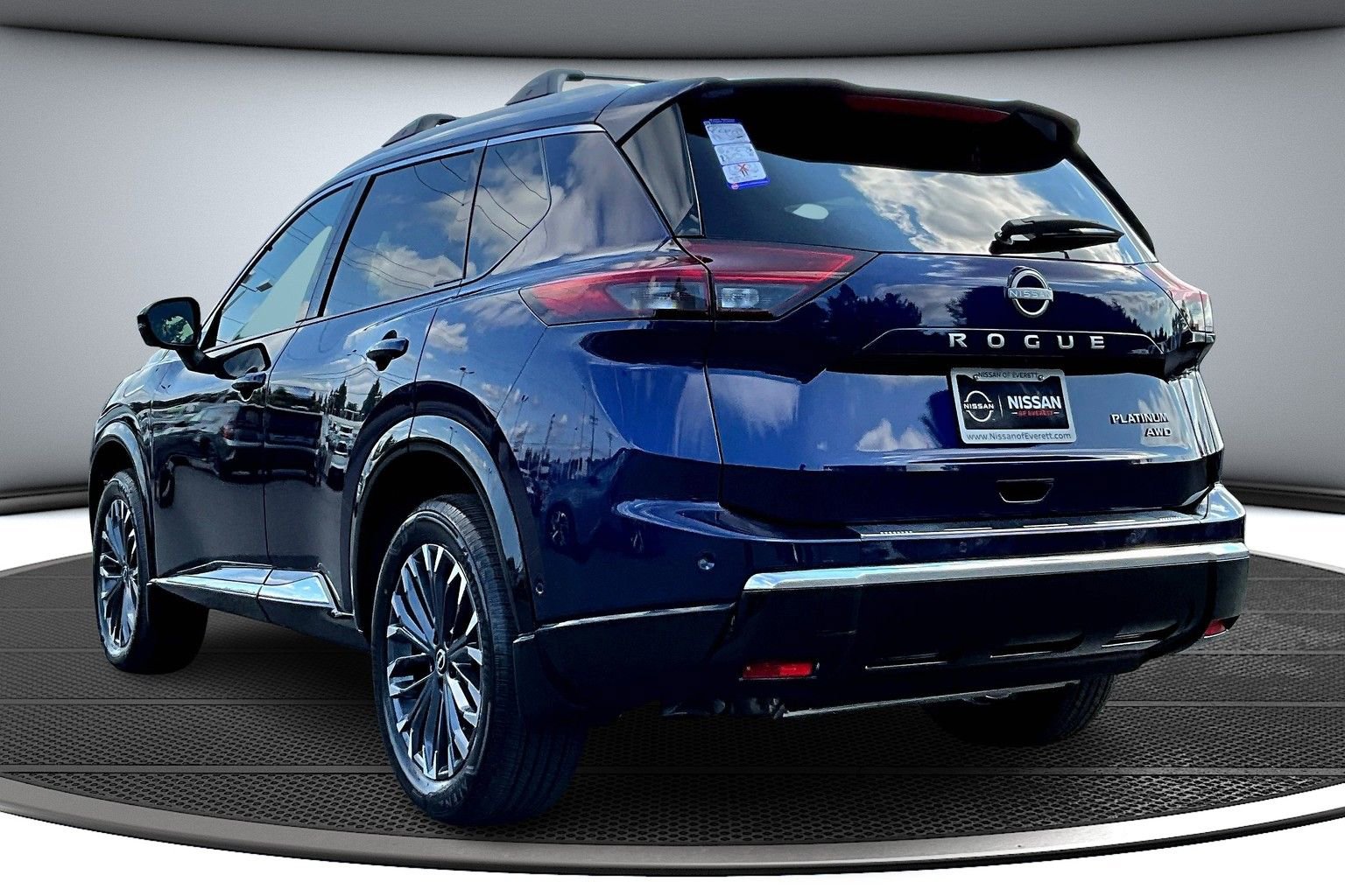 New 2026 Nissan Rogue Platinum image 3