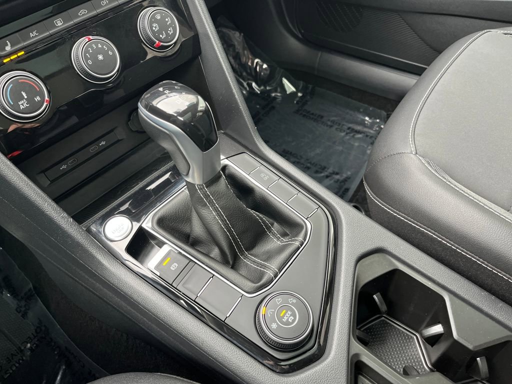 Certified 2023 Volkswagen Taos SE w/ Panoramic Sunroof Package image 17