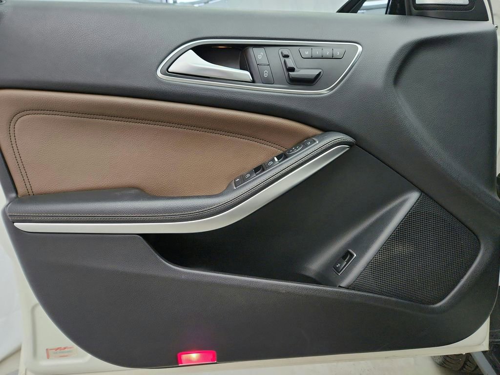 Used 2015 Mercedes-Benz GLA 250 4MATIC image 20