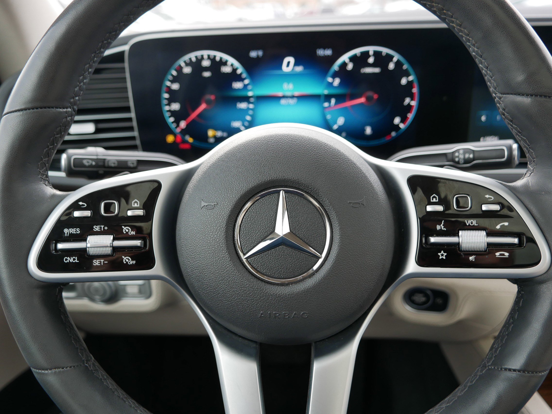 Used 2020 Mercedes-Benz GLE 350 4MATIC image 25