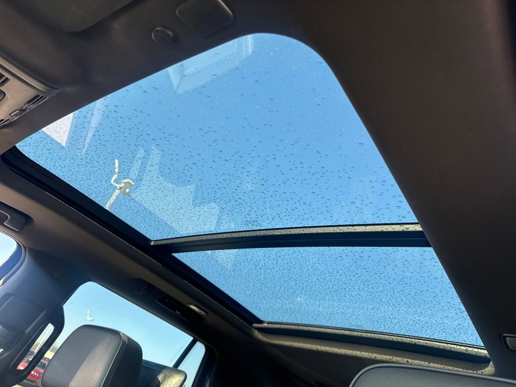 Used 2023 GMC Yukon Denali w/ Denali Reserve Package image 18