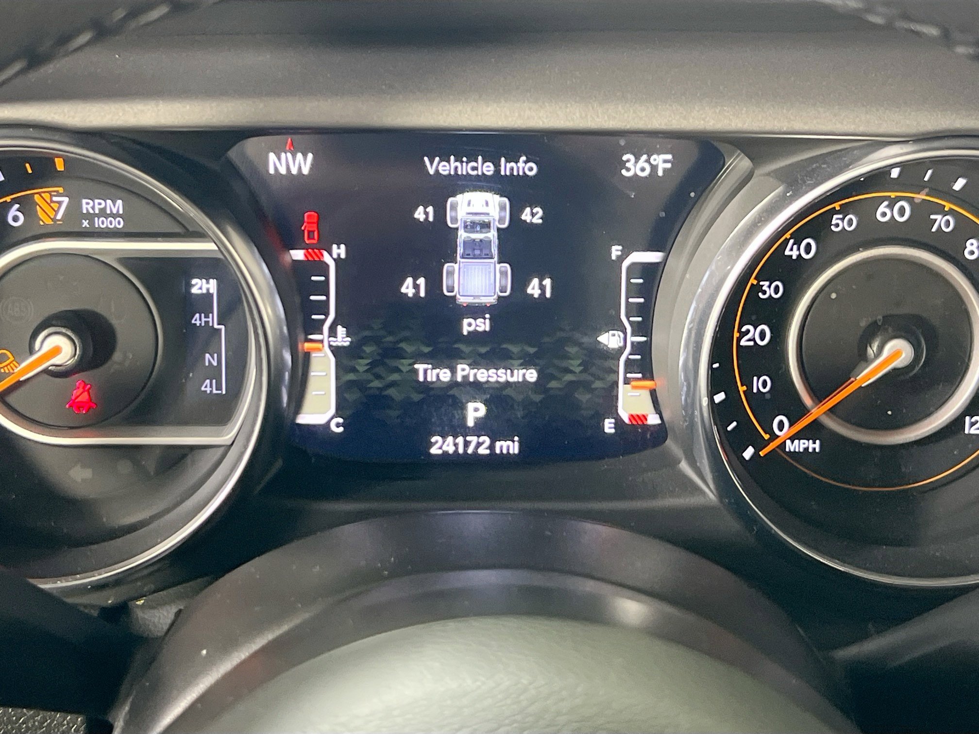 Used 2023 Jeep Gladiator Willys image 12