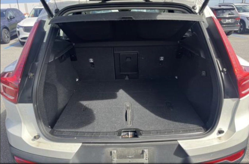 Certified 2025 Volvo XC40 B5 Ultra AWD/4WD image 15