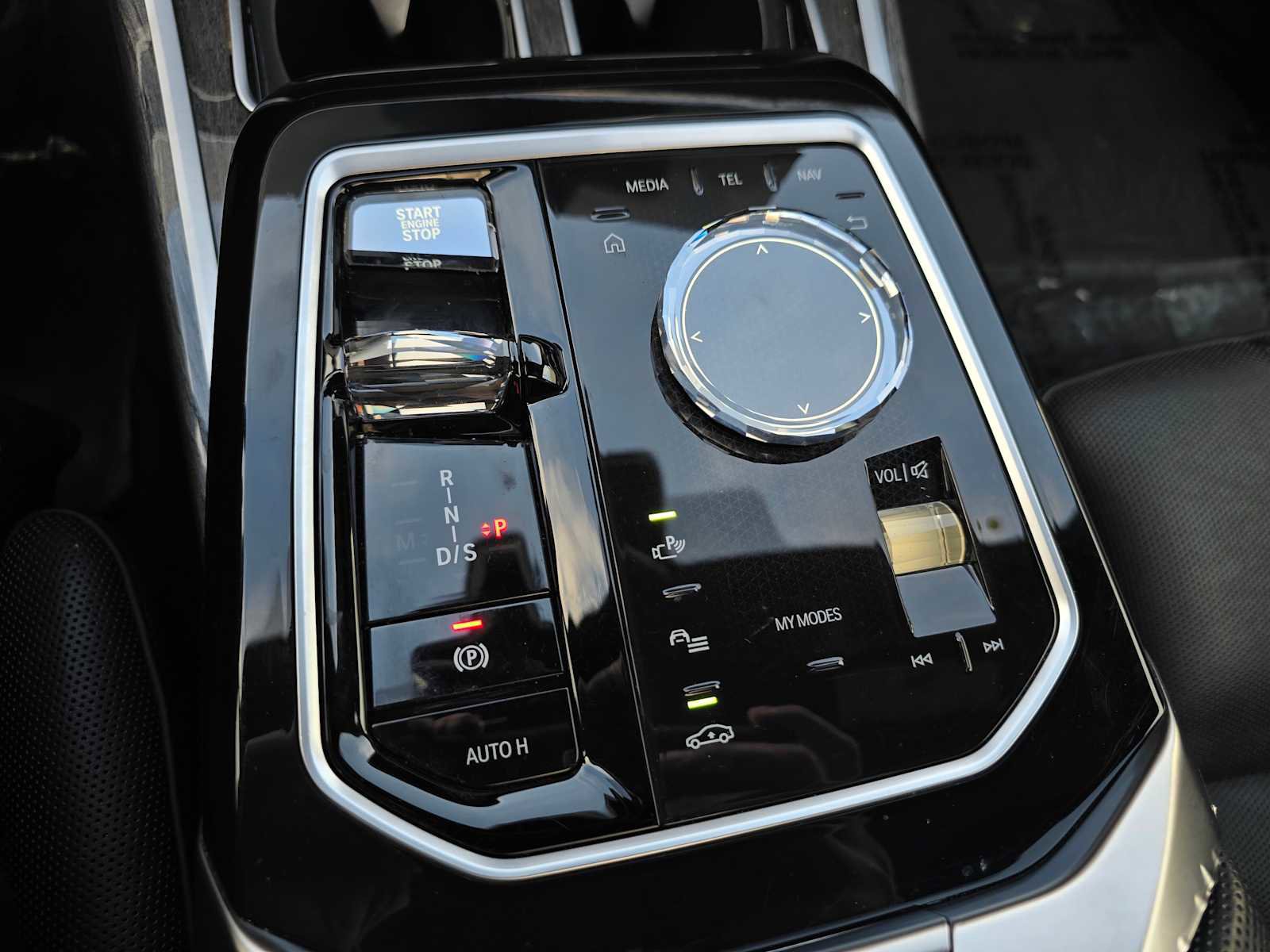 Used 2024 BMW 740i image 34