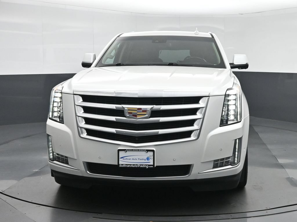 Used 2019 Cadillac Escalade ESV Luxury AWD/4WD image 2