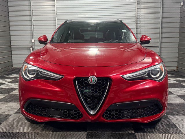Used 2018 Alfa Romeo Stelvio Ti Sport image 3