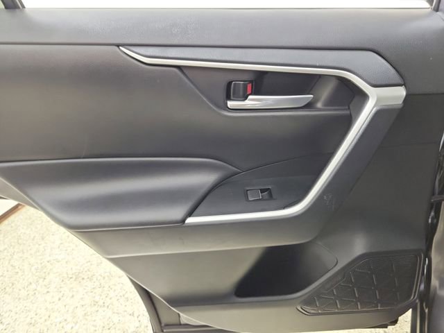 Used 2021 Toyota RAV4 XLE Premium FWD image 14
