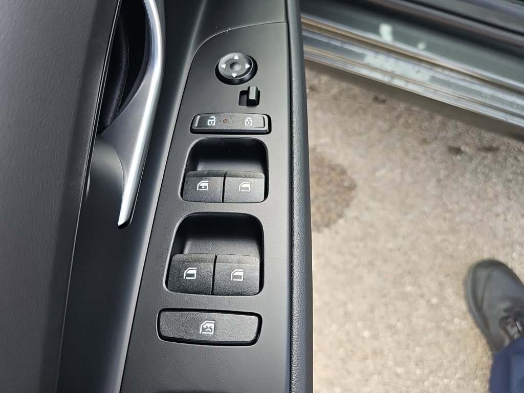 New 2026 Hyundai Elantra SE FWD image 12