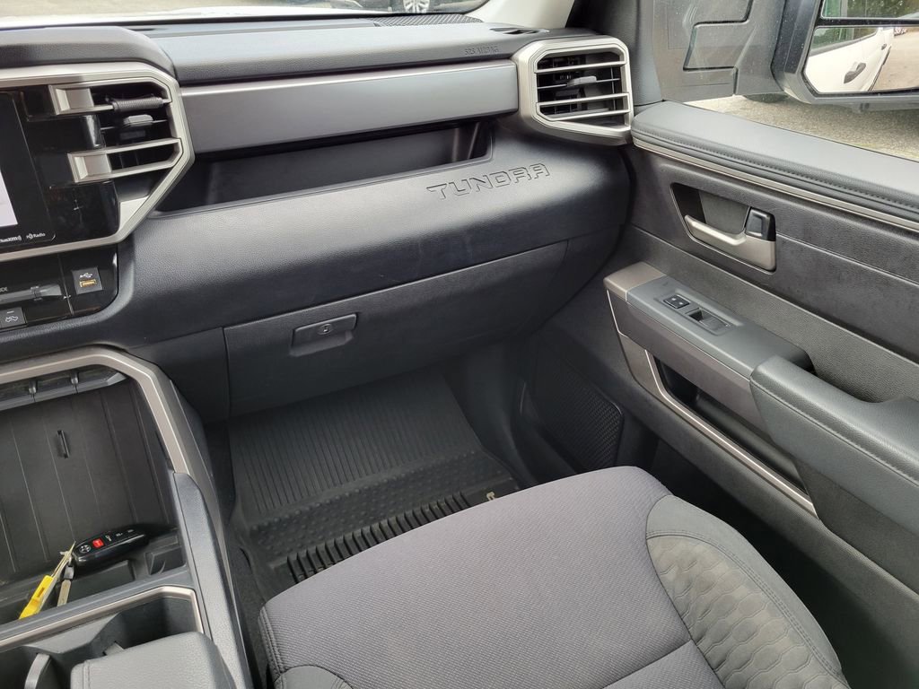 Used 2022 Toyota Tundra SR5 w/ SR5 Convenience Package image 20