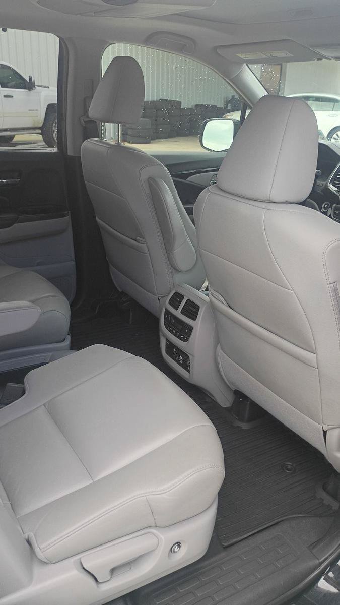 Used 2019 Honda Pilot Touring image 19