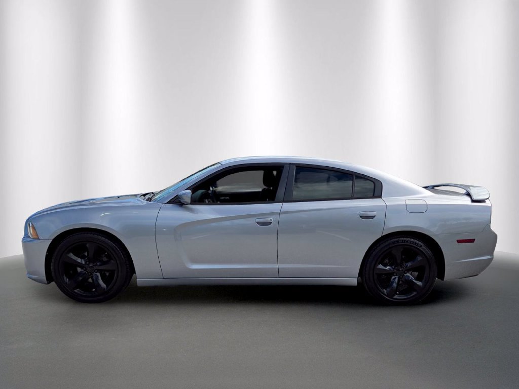 Used 2014 Dodge Charger SXT w/ Blacktop Package RWD image 6