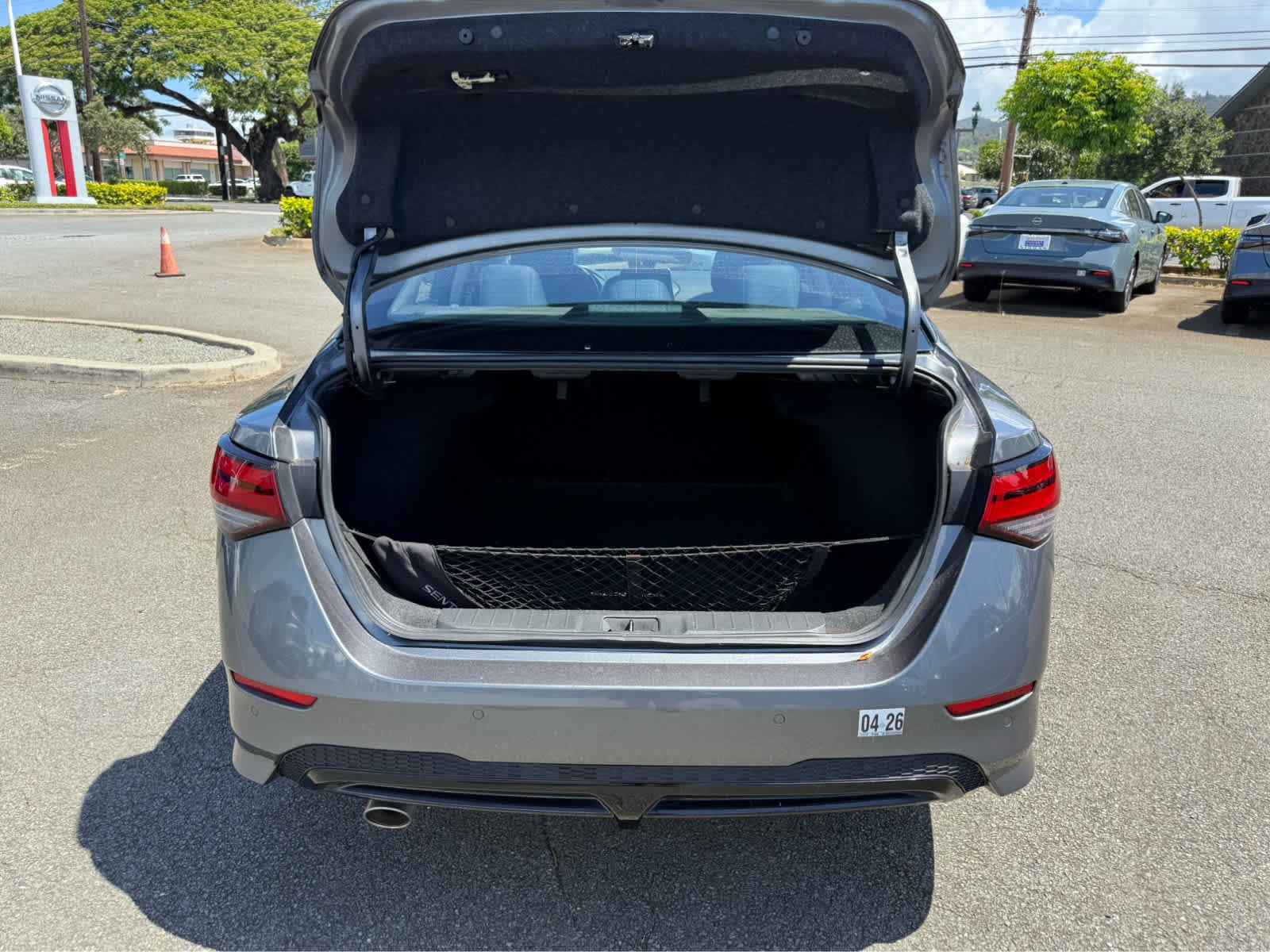 Used 2023 Nissan Sentra SR w/ Midnight Edition Package FWD image 11