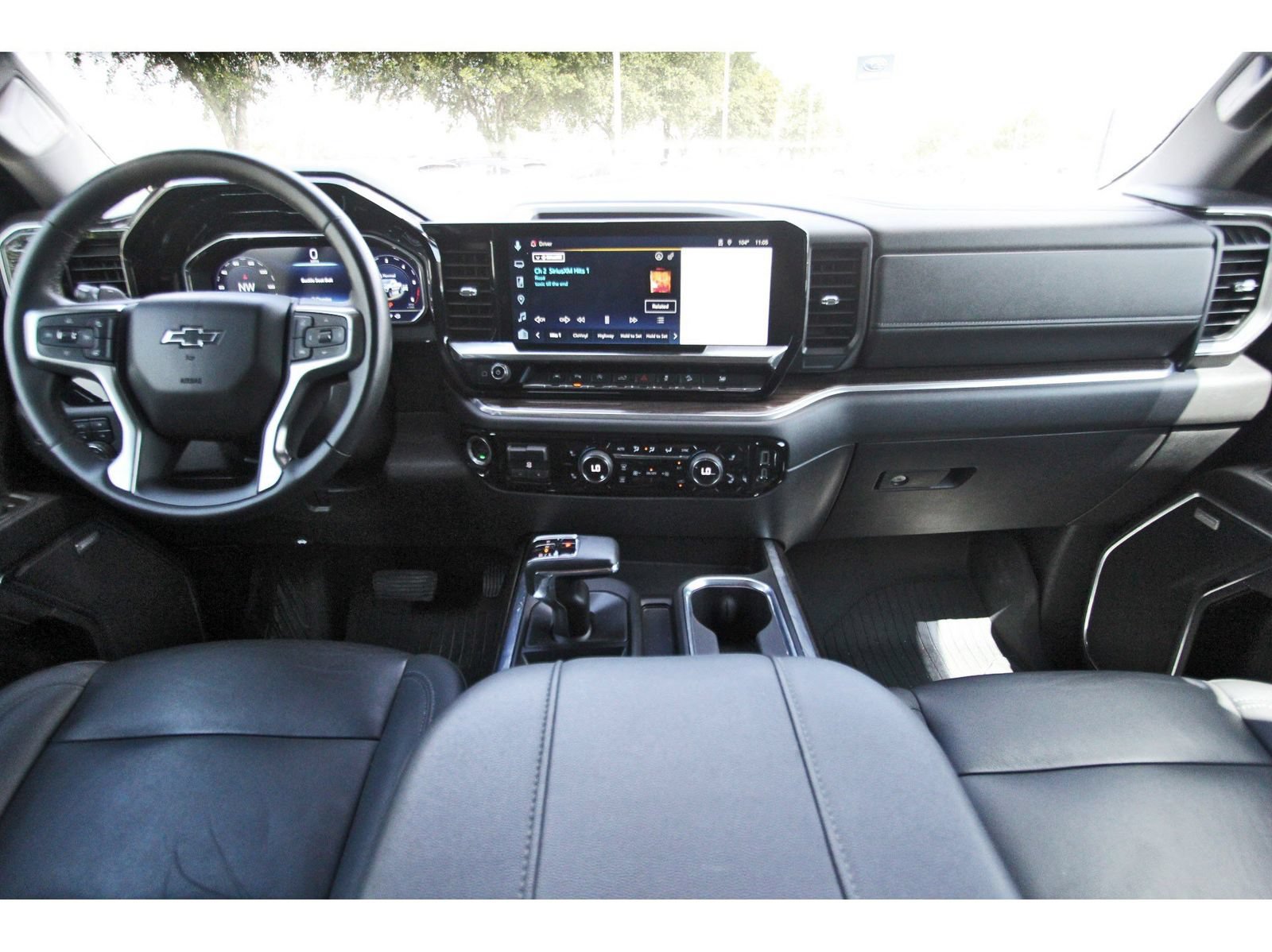Used 2023 Chevrolet Silverado 1500 LT Trail Boss w/ LT Trail Boss Premium Package AWD/4WD image 9