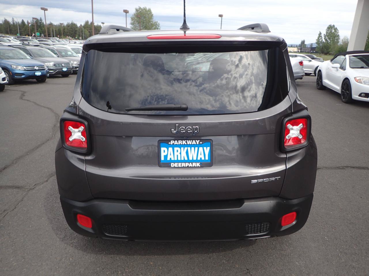 Used 2017 Jeep Renegade Sport w/ Power & Air Group FWD image 4