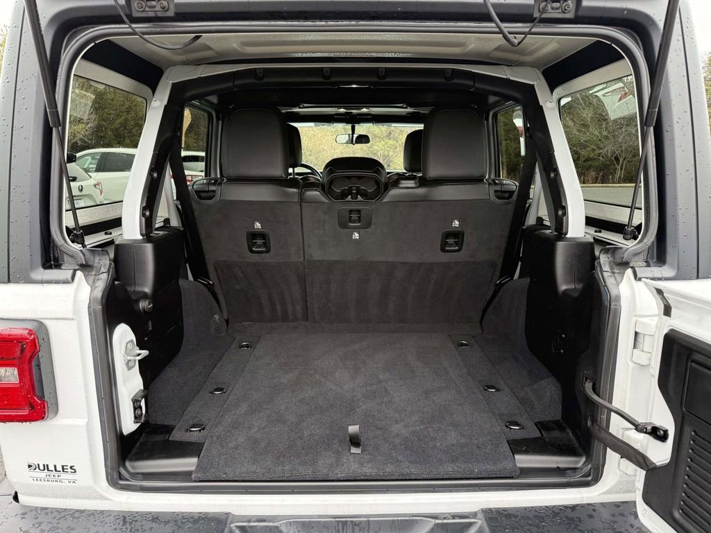 Used 2020 Jeep Wrangler Unlimited Sport image 27