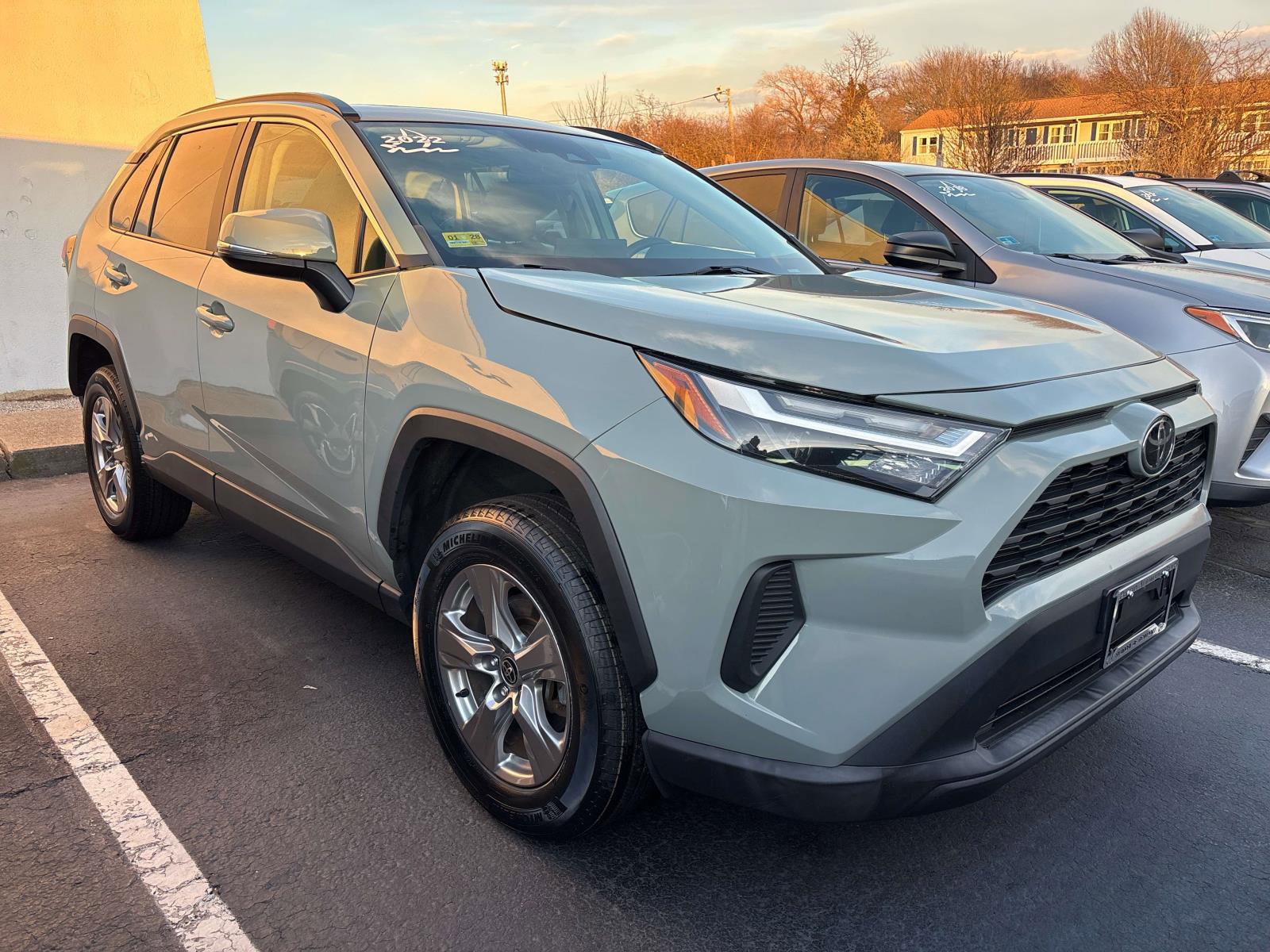 Used 2022 Toyota RAV4 XLE w/ Convenience Package AWD/4WD image 3