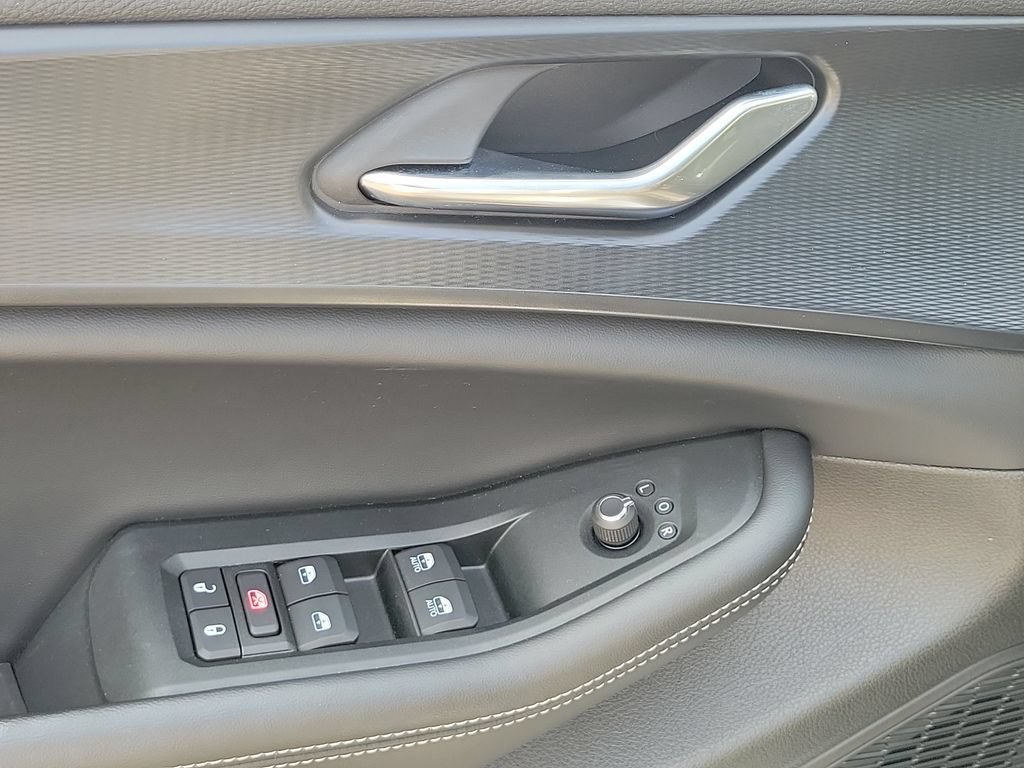 Certified 2025 Jeep Grand Cherokee Laredo AWD/4WD image 20