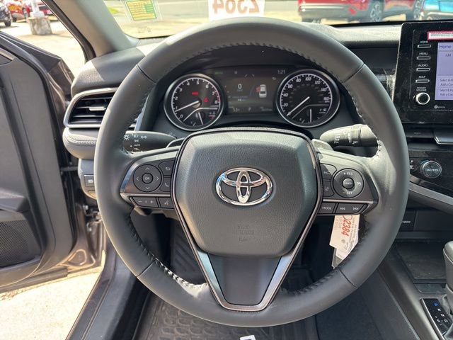 Used 2024 Toyota Camry SE image 15