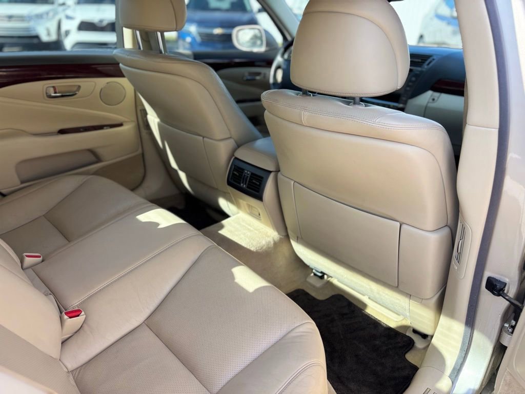 Used 2012 Lexus LS 460 image 16