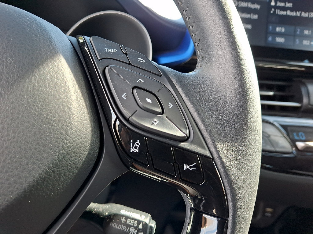 Used 2021 Toyota C-HR XLE FWD image 21