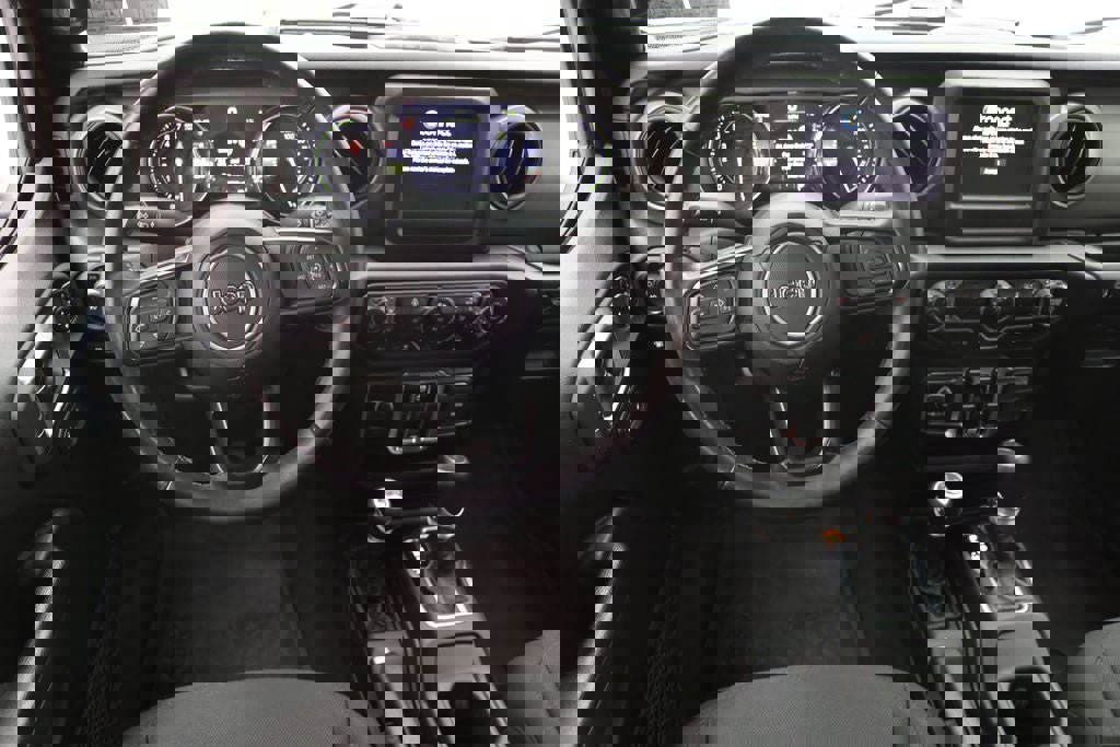 Used 2023 Jeep Wrangler Unlimited w/ Cold Weather Group image 13