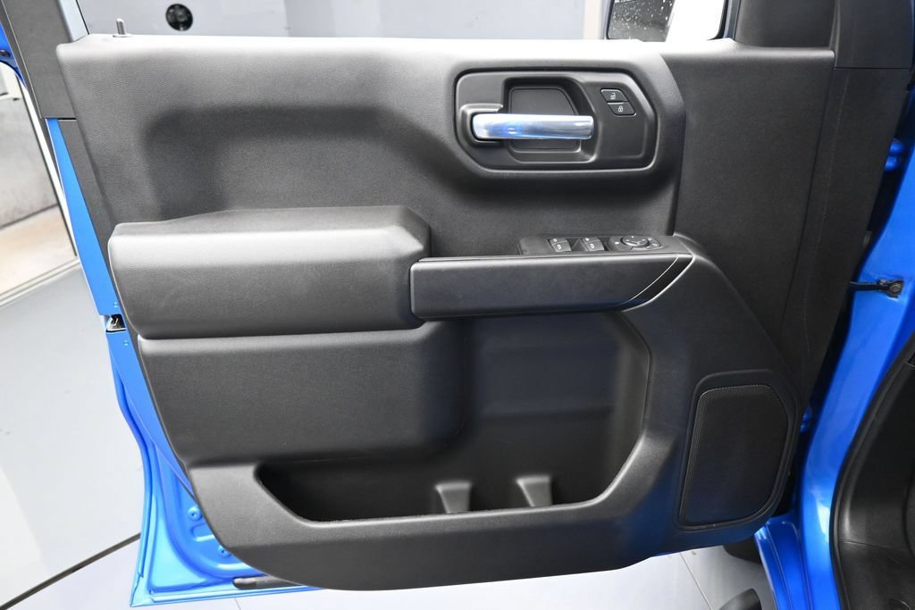 Used 2025 Chevrolet Silverado 1500 Custom w/ Turbomax Blackout Package RWD image 13