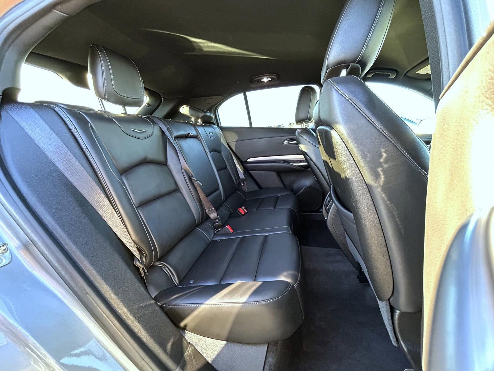 Used 2024 Cadillac XT4 Premium Luxury image 18