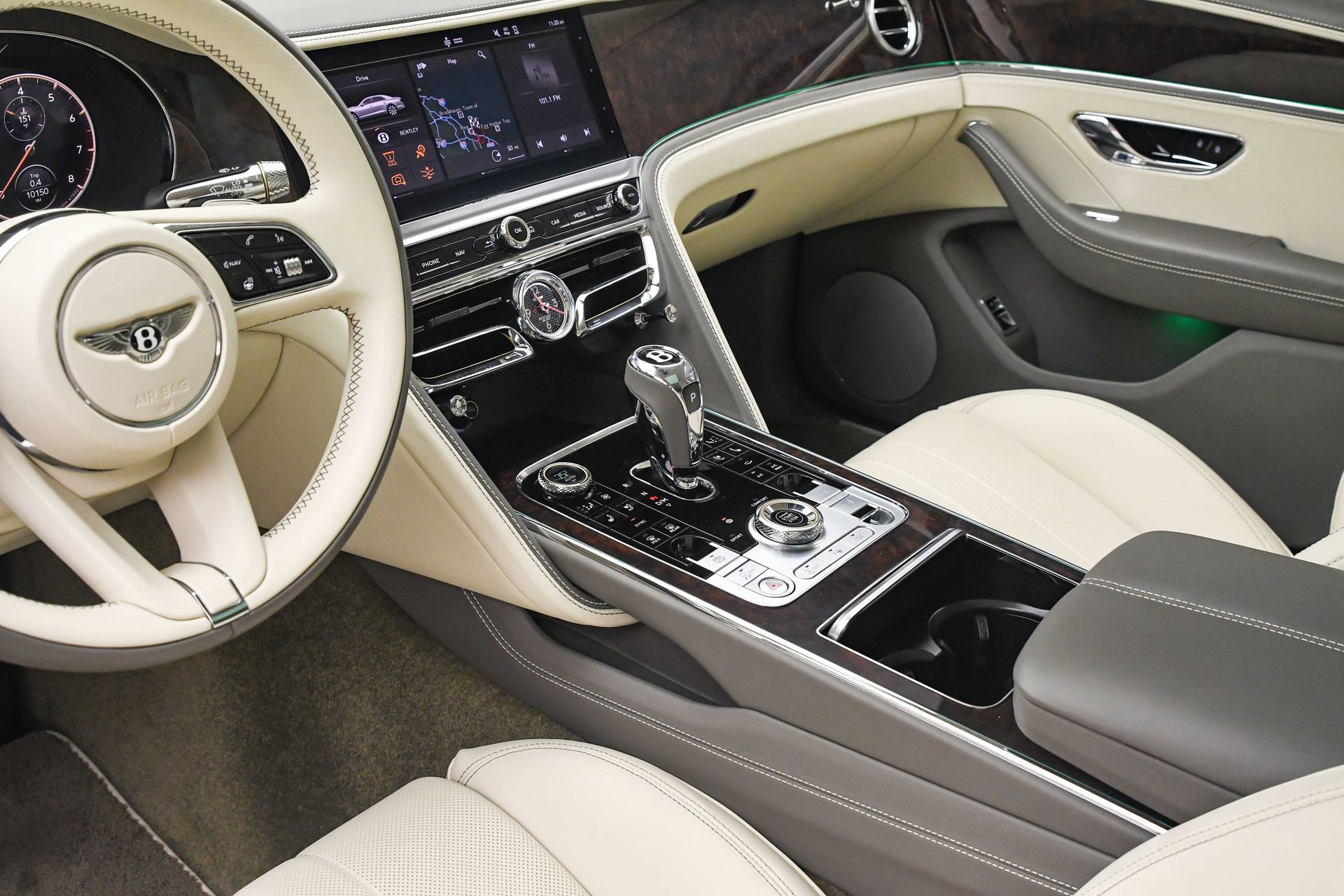 Used 2022 Bentley Flying Spur V8 image 39