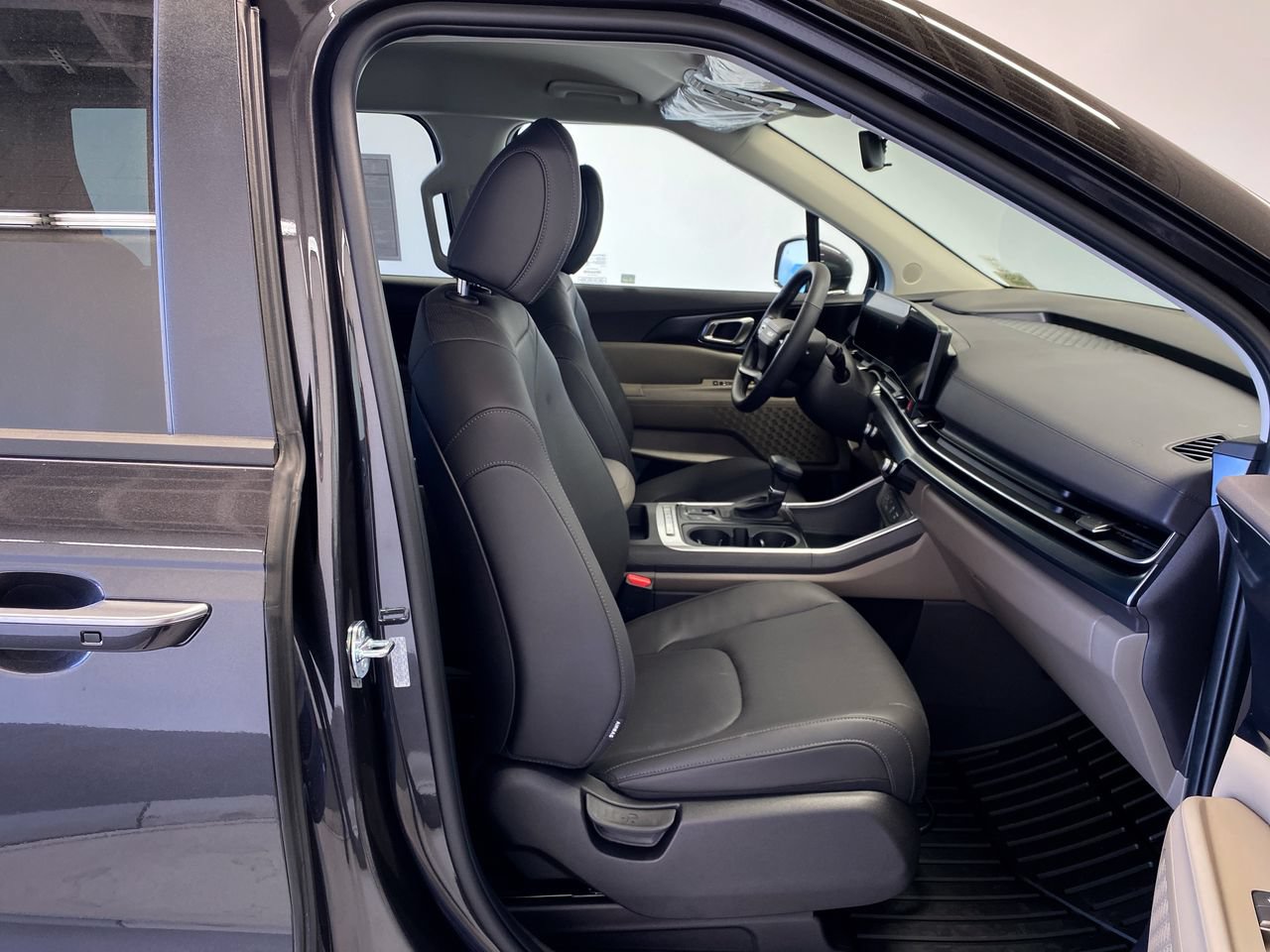 New 2027 Kia Carnival FWD image 29