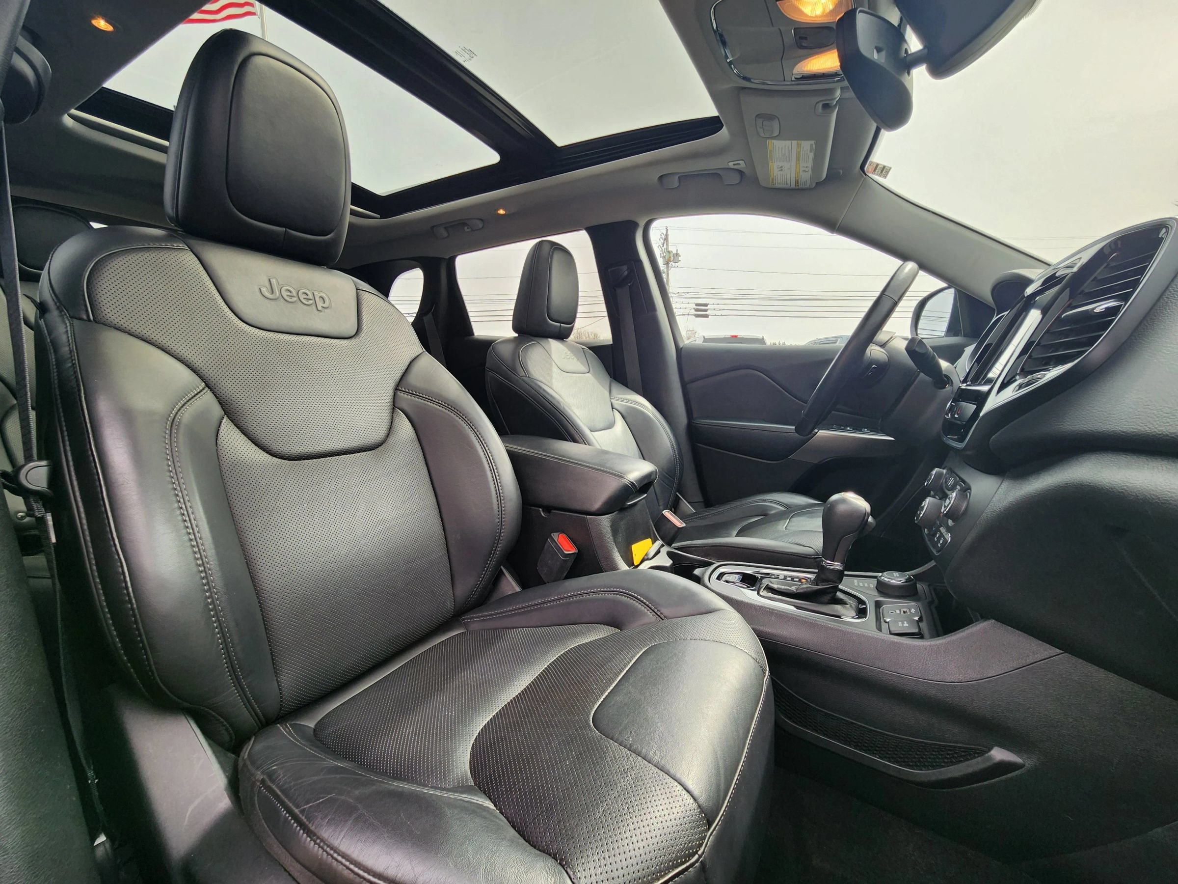 Used 2019 Jeep Cherokee Limited AWD/4WD image 47